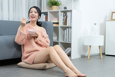 女员工办公室滋润免费观看,企业福利创新：女员工福利引关注-2