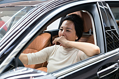 重生军嫂继妻生双胎,军嫂继妻喜双胎，幸福家庭引关注-1