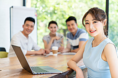 卒业后母亲的礼物女主角,母爱书香，助力女孩非凡人生