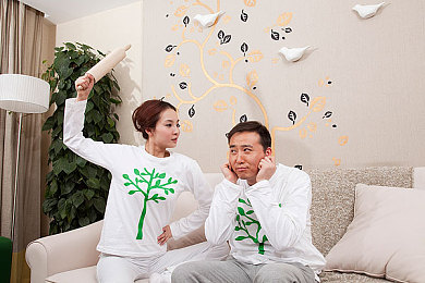 渔夫顾平合家欢全文阅读,海边渔夫的温馨家庭故事，感受宁静力量-1