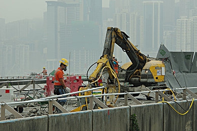 打扑克又叫又疼的视频原声版下载：视频爆笑走红，打扑克搞笑片段引关注-2