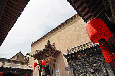猥琐摄影师sm捆绑裸体女国模：摄影师捆绑裸模，道德沦丧引众怒-2