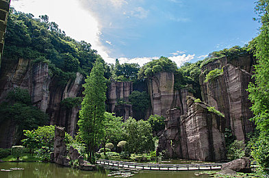 揉我胸 啊 嗯～喷水了云韵：夏日喷水奇趣视频走红，传递健康正能量-2