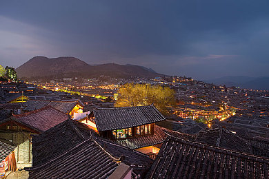 新婚夜被五个伴郎强h,新婚夜悲剧，伴郎暴力事件引关注-2