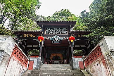 班长让我吃 罩奶头：班长请客，罩奶头温暖校园-3