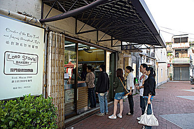 日本真人做爱：直播惊雷：警方破获日本色情视频大案-2