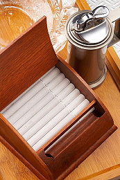 我脱老师奶罩老师让我吃她奶:惊!初中生揭露班主任惊人行为,师德再成焦点-2