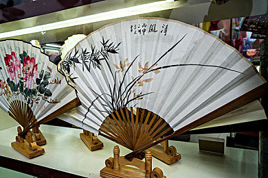 八重神子被史莱姆撑爆肚子：《原神》神子遇奇遇，肚子奇观引狂欢-1