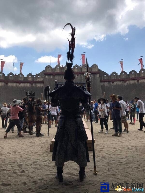 《真三国无双》真人电影吕布现场照 最帅战神登场