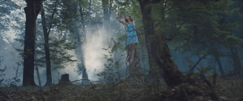 美国流行歌手泰勒新歌MV《Out of the Woods》画面如电影般震撼