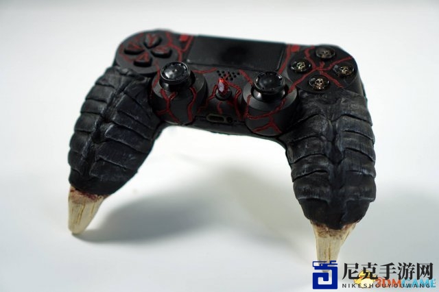 自制《怪物猎人世界》PS4手柄，游戏体验更畅快
