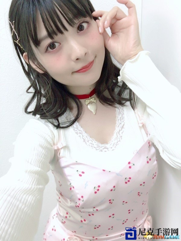 日本美女声优上坂瑾新写真集 完美演绎性感和甜美