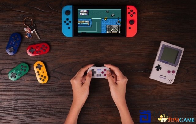 复古情怀 八位堂又带来一款超小型的Switch手柄