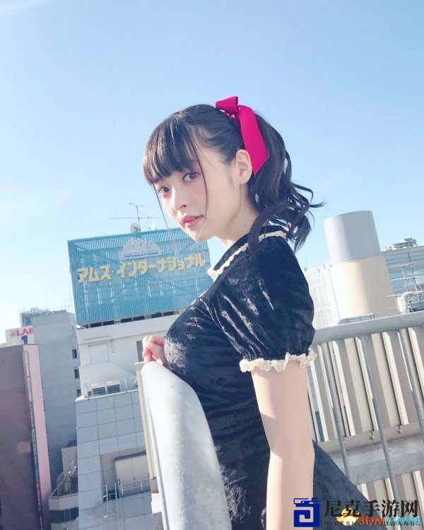 日本美女声优上坂瑾新写真集 完美演绎性感和甜美