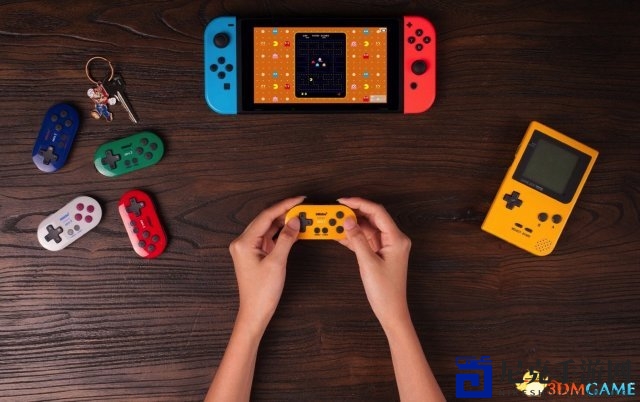 复古情怀 八位堂又带来一款超小型的Switch手柄